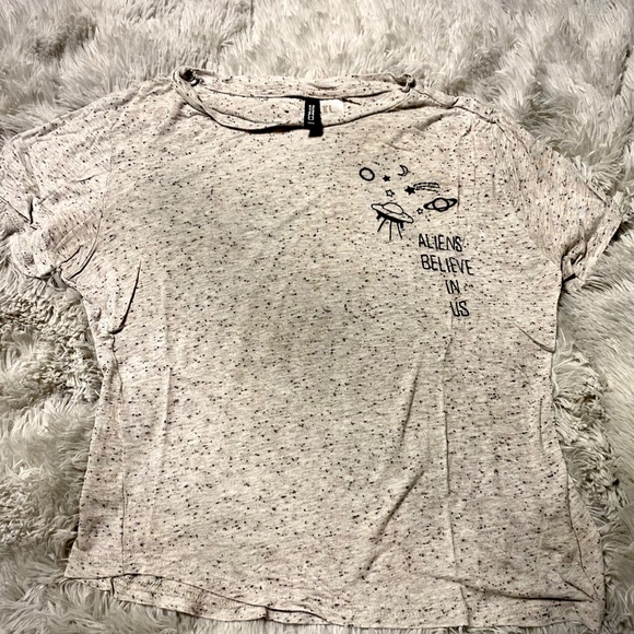 Aliens Believe in us t-shirt - Picture 2 of 3